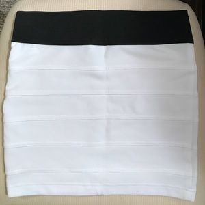 XS Guess mini skirt - like new